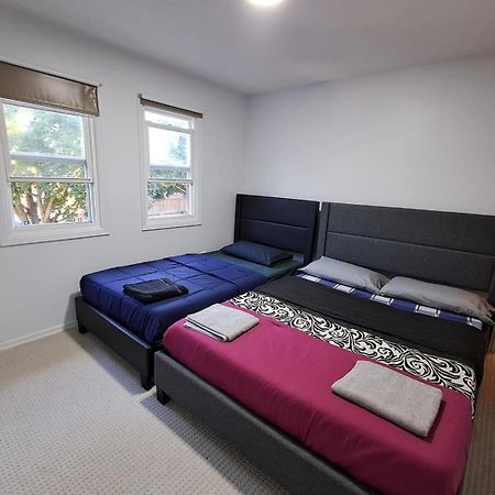 Square One Mississauga Suite- Attached Bathroom, Walking Transit & Plaza Luaran gambar