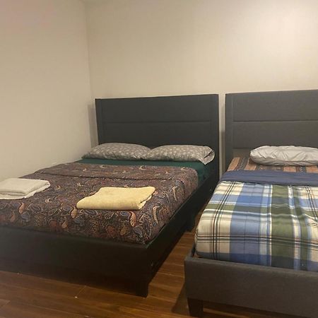 Square One Mississauga Suite- Attached Bathroom, Walking Transit & Plaza Luaran gambar