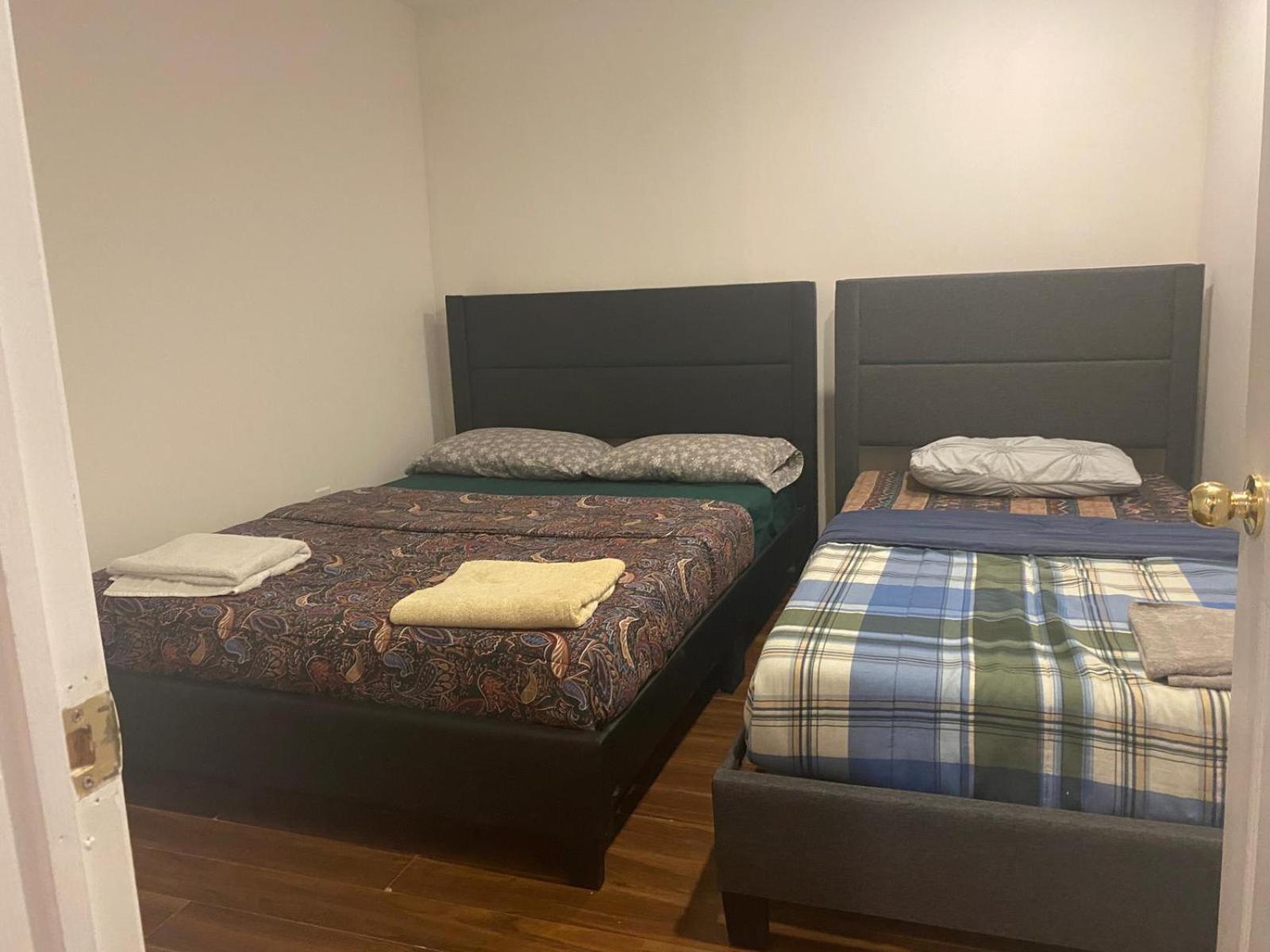 Square One Mississauga Suite- Attached Bathroom, Walking Transit & Plaza Luaran gambar